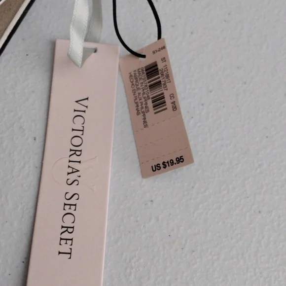 Pink VS V-logo wristlet strap key chain new in packaging - Picture 7 of 10